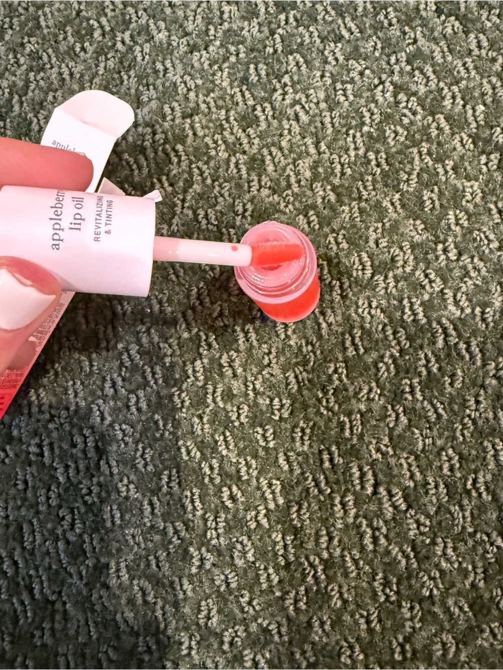 Nooni Appleberry Lip Oil in Truly Pink - Picture 3 of 4